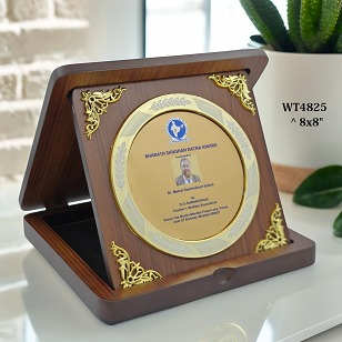 WT4825 Trophy